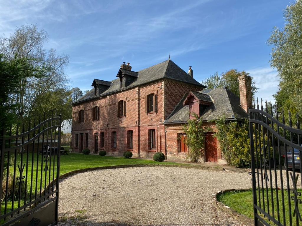 Stunning 5 Bedroom French Manor House, Normandy Beaunay