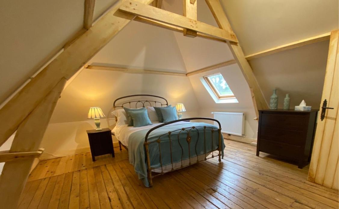 Stunning 5 Bedroom French Manor House, Normandy Beaunay